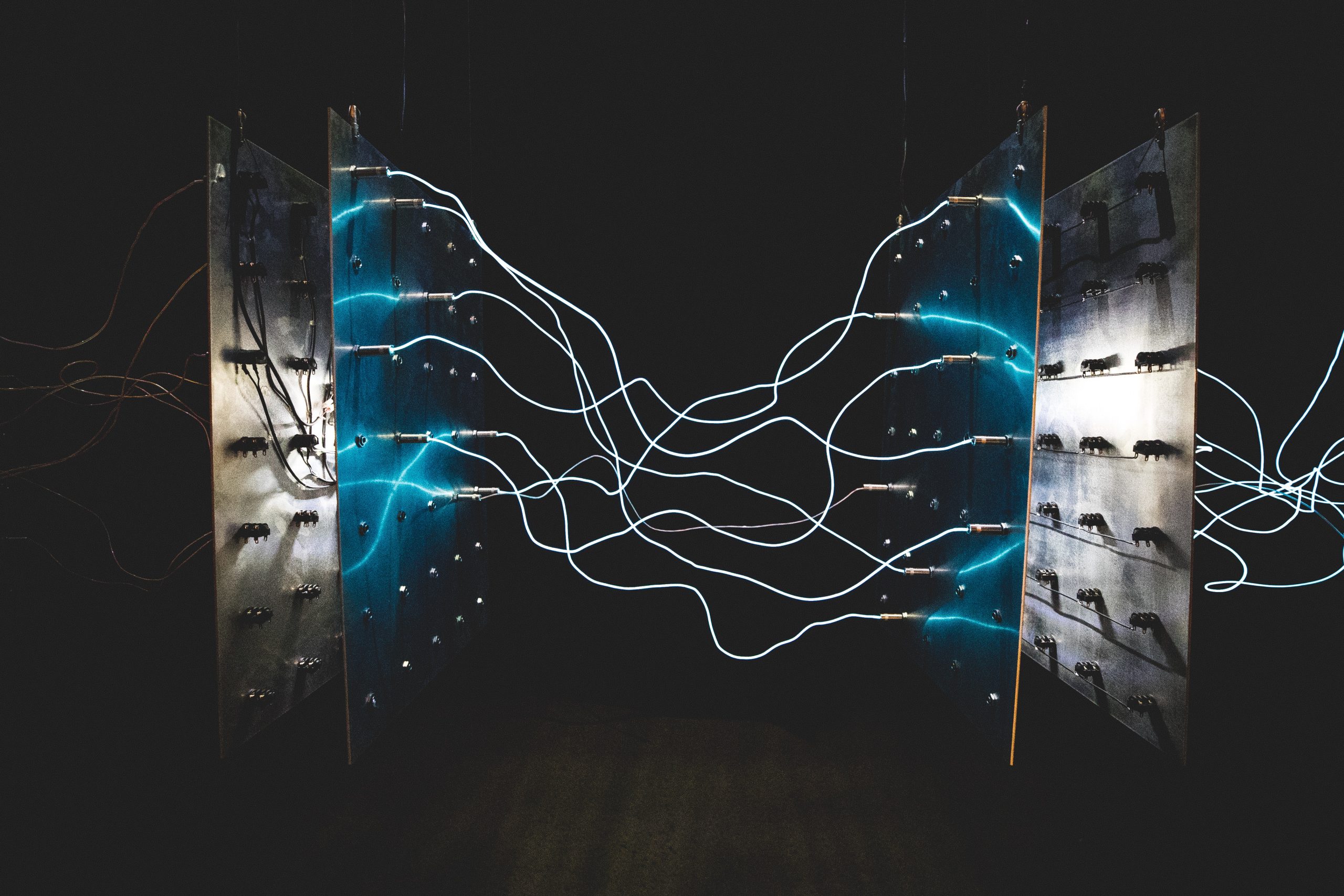 Cables linking between two connector fields.