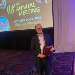 Matthias Niemann receiving the ASHI Scholar Award in Las Vegas. (Photo M. Niemann)